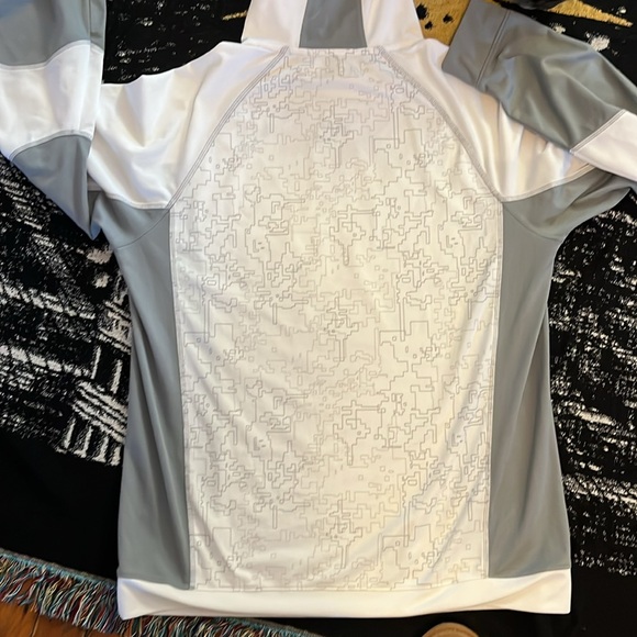 Shirt - Picture 5 of 5